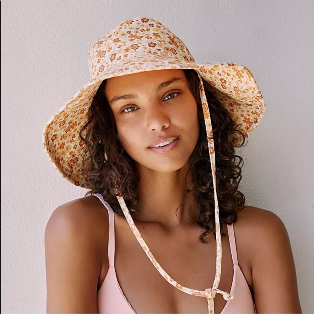 LACK OF COLOR holiday bucket hat cotton floral peach bloom 58 cm UPF 50 NEW TAGS - Picture 6 of 16